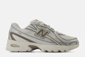 New Balance 740